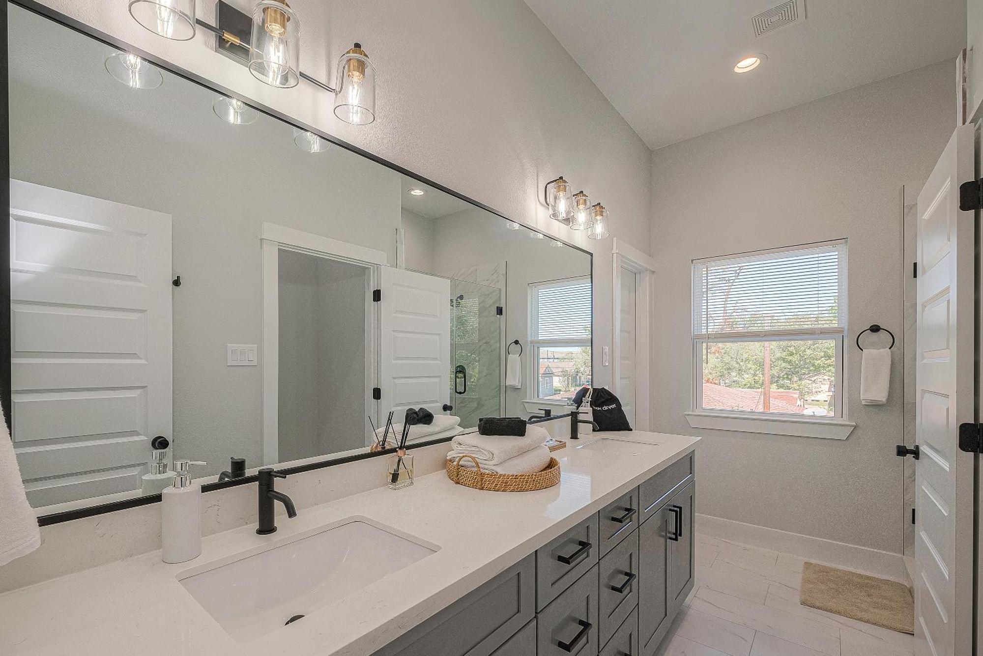 Modern Home Near Downtown With Fast Wifi, Bbq, Games & Ev Equipped! Houston Zewnętrze zdjęcie